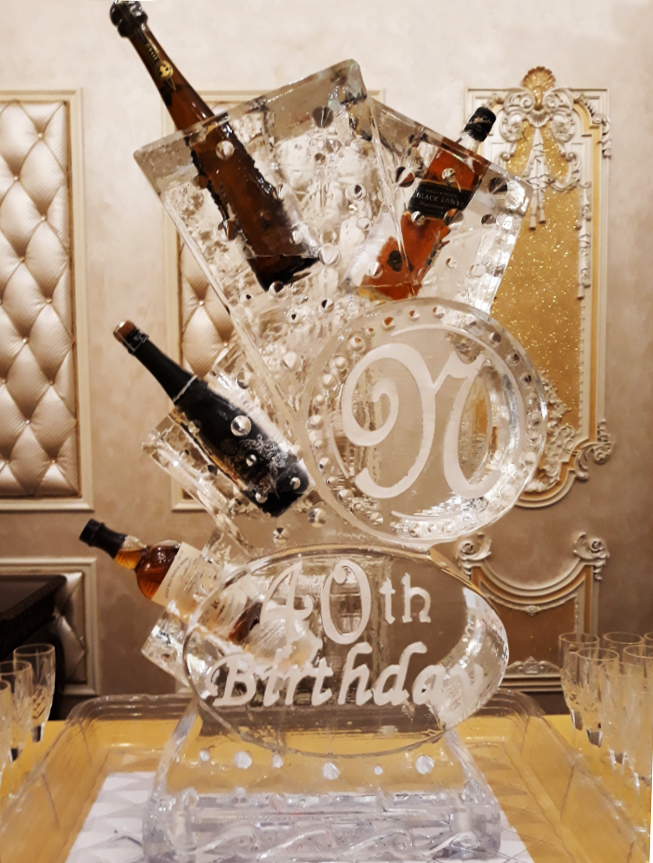 Abstract 4 Hole Bottle Fan